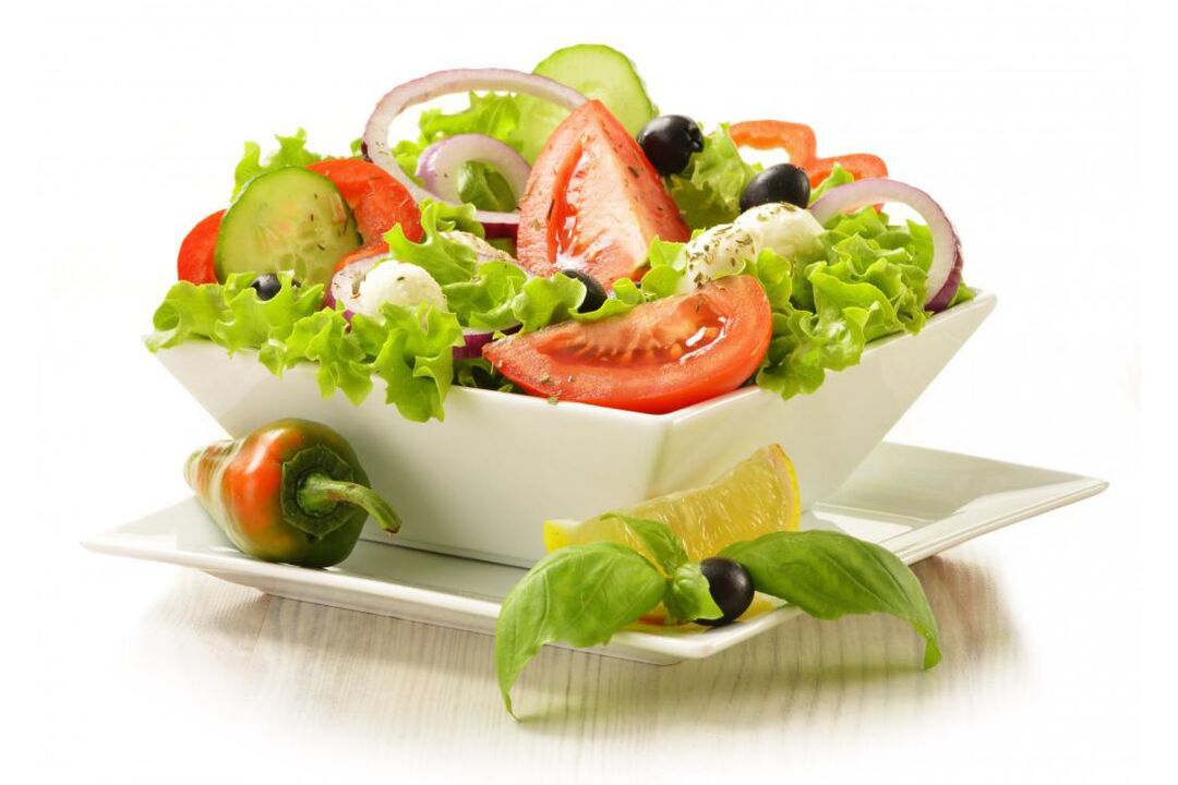 Pada hari sayur dengan diet kimia, Anda bisa menyiapkan salad yang lezat