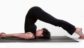 pose yoga untuk melangsingkan perut
