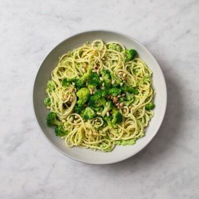 spageti dengan brokoli dan kacang pinus, diet Mediterania